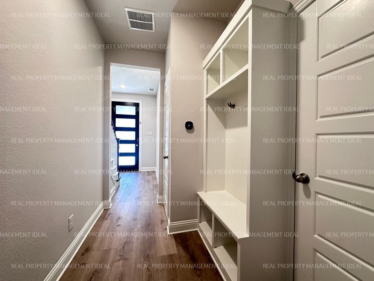 2213 Palomino St - Photo 7 of 30