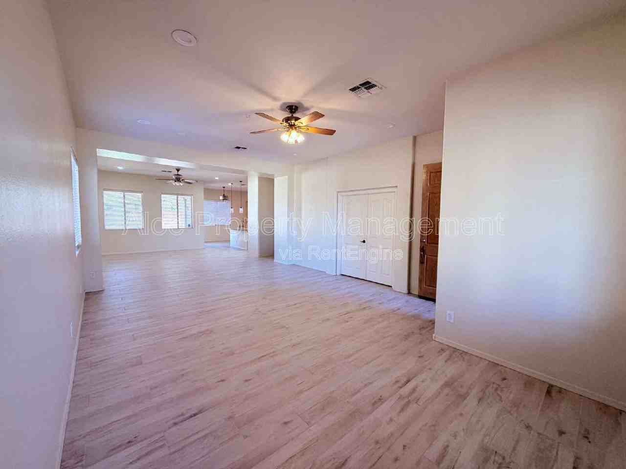 1860 E Woodsman Pl - Photo 6 of 34