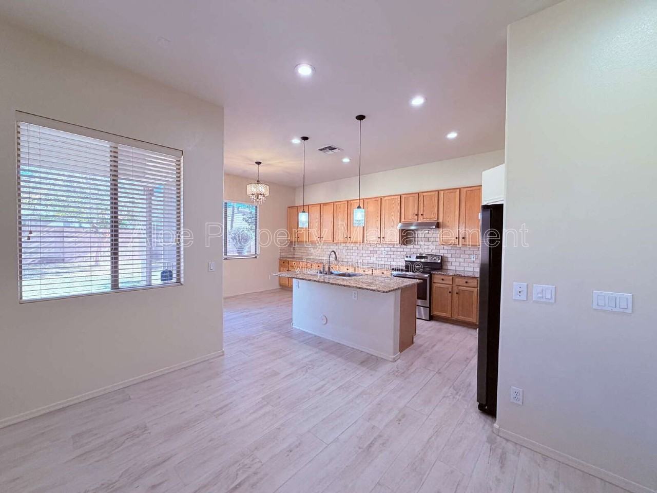 1860 E Woodsman Pl - Photo 7 of 34