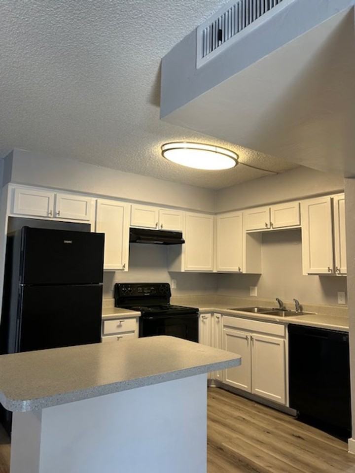 2350 E Water St #B203 - Photo 4 of 12