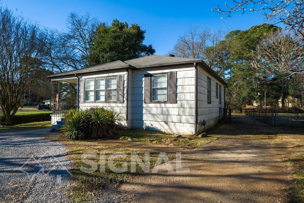 504 Annie Laura Dr - Photo 3 of 24