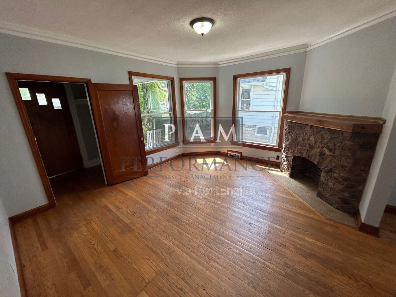 3269 S New York Ave - Photo 2 of 15