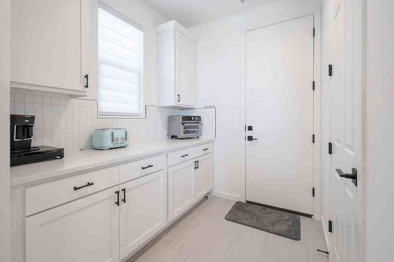 2820 N 196th Ln - Photo 5 of 20