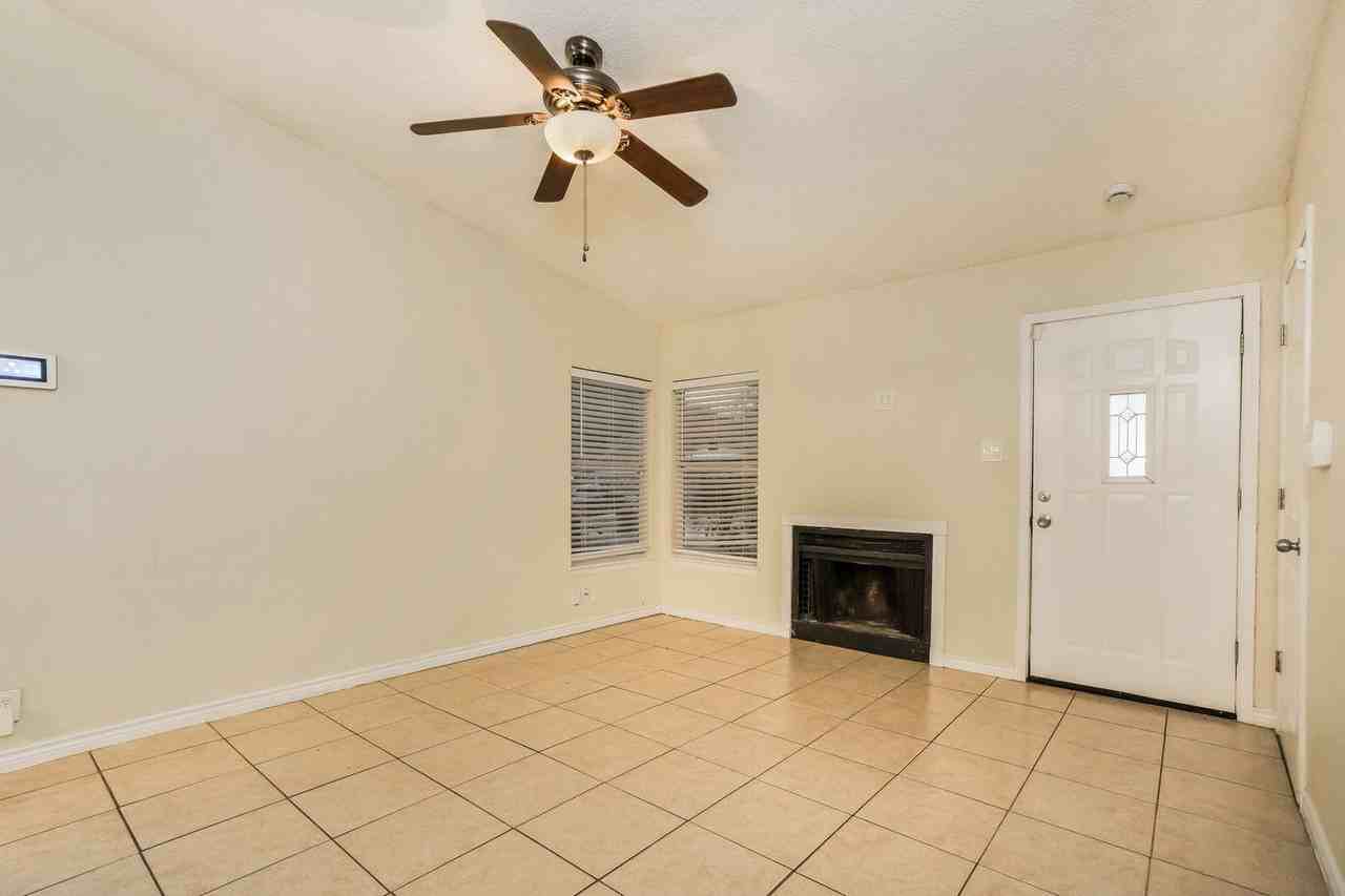 10059 Birch Field Dr - Photo 3 of 24