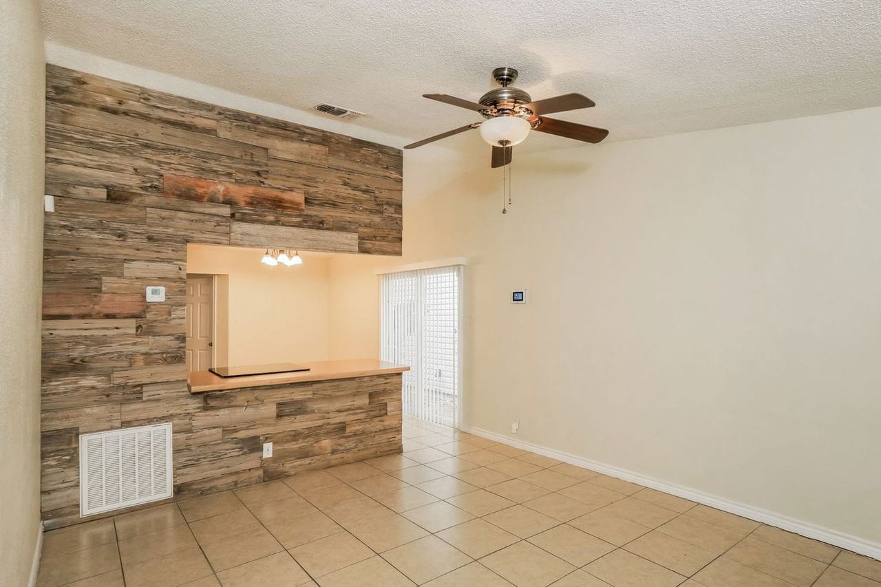 10059 Birch Field Dr - Photo 5 of 24