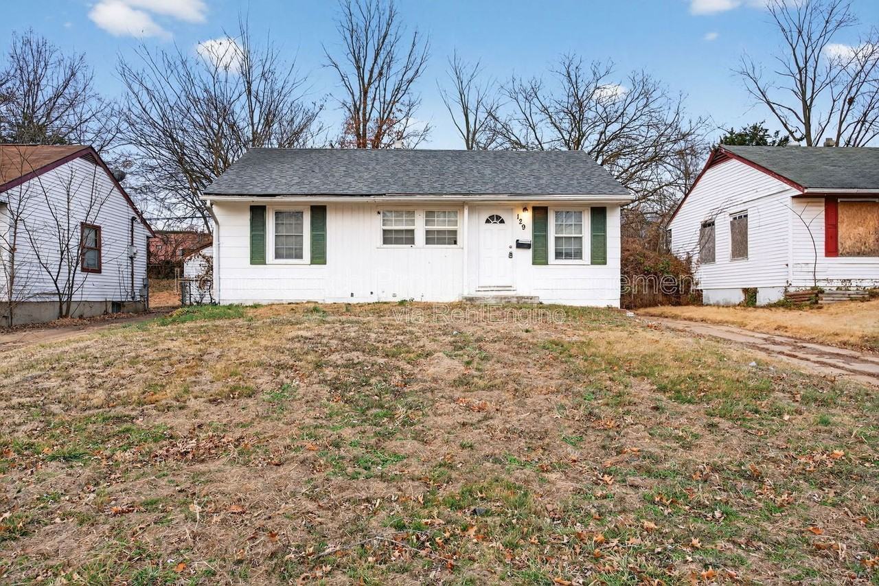 129 Cameron Rd - Photo 2 of 32