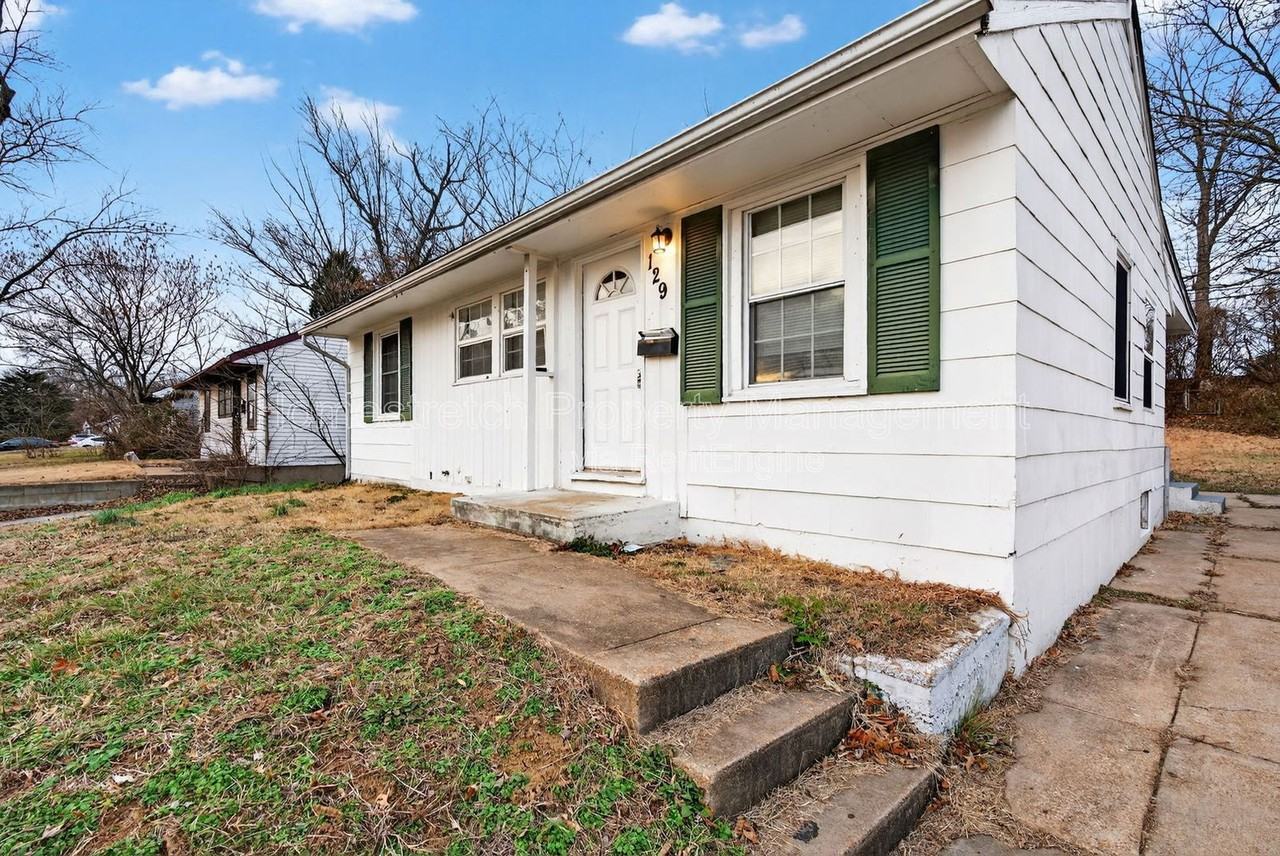 129 Cameron Rd - Photo 4 of 32