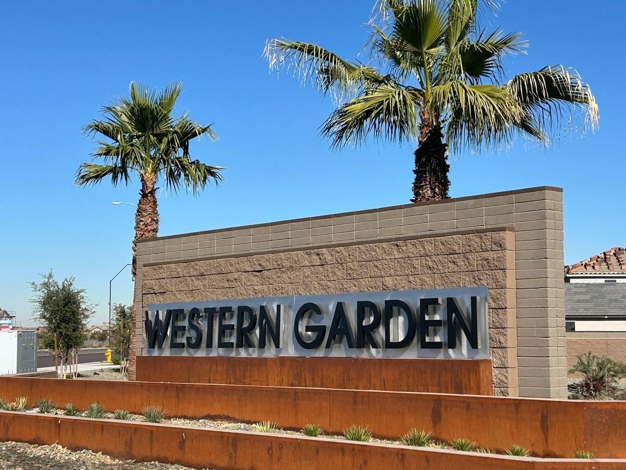 2942 N 98th Ln - Photo 2 of 26