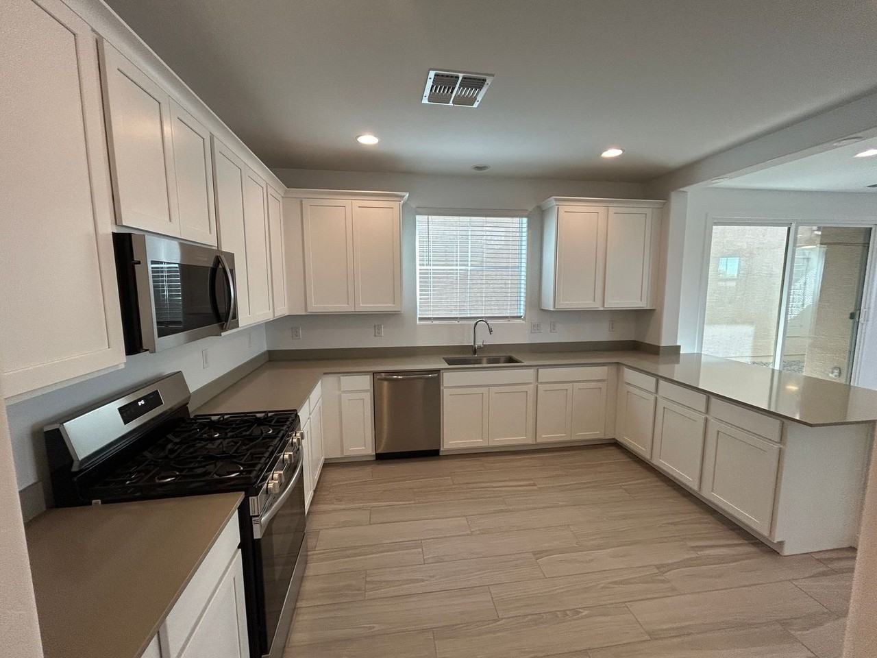 2942 N 98th Ln - Photo 5 of 26