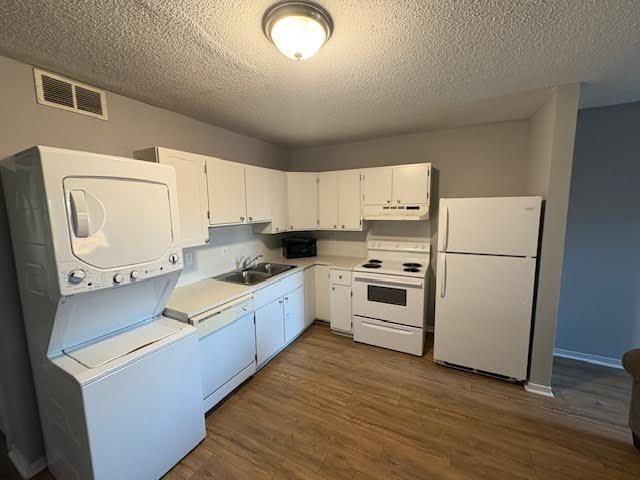 301 E 12th St #17 - Photo 5 of 15