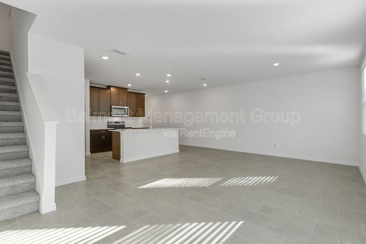 1122 Bradford Park Dr - Photo 3 of 24