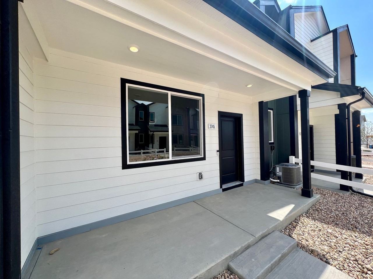 3916 Crater St - Photo 6 of 34