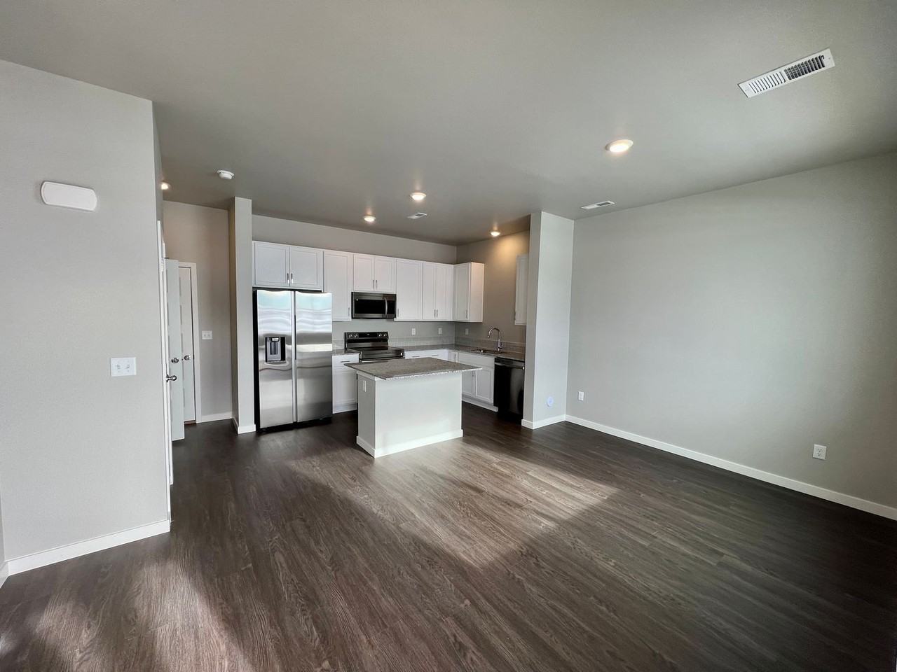 3916 Crater St - Photo 7 of 34