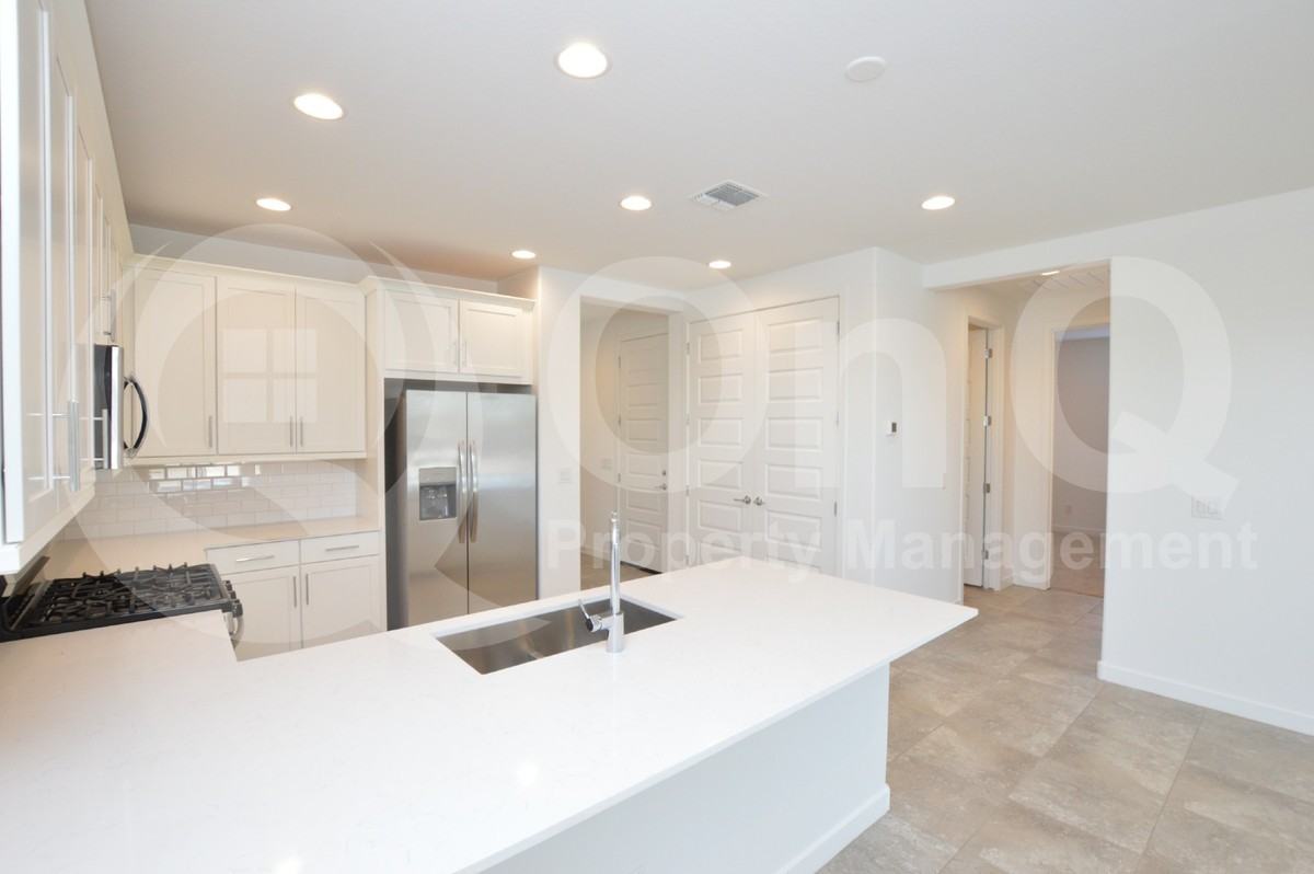 9347 W Glenrosa Ave - Photo 5 of 24