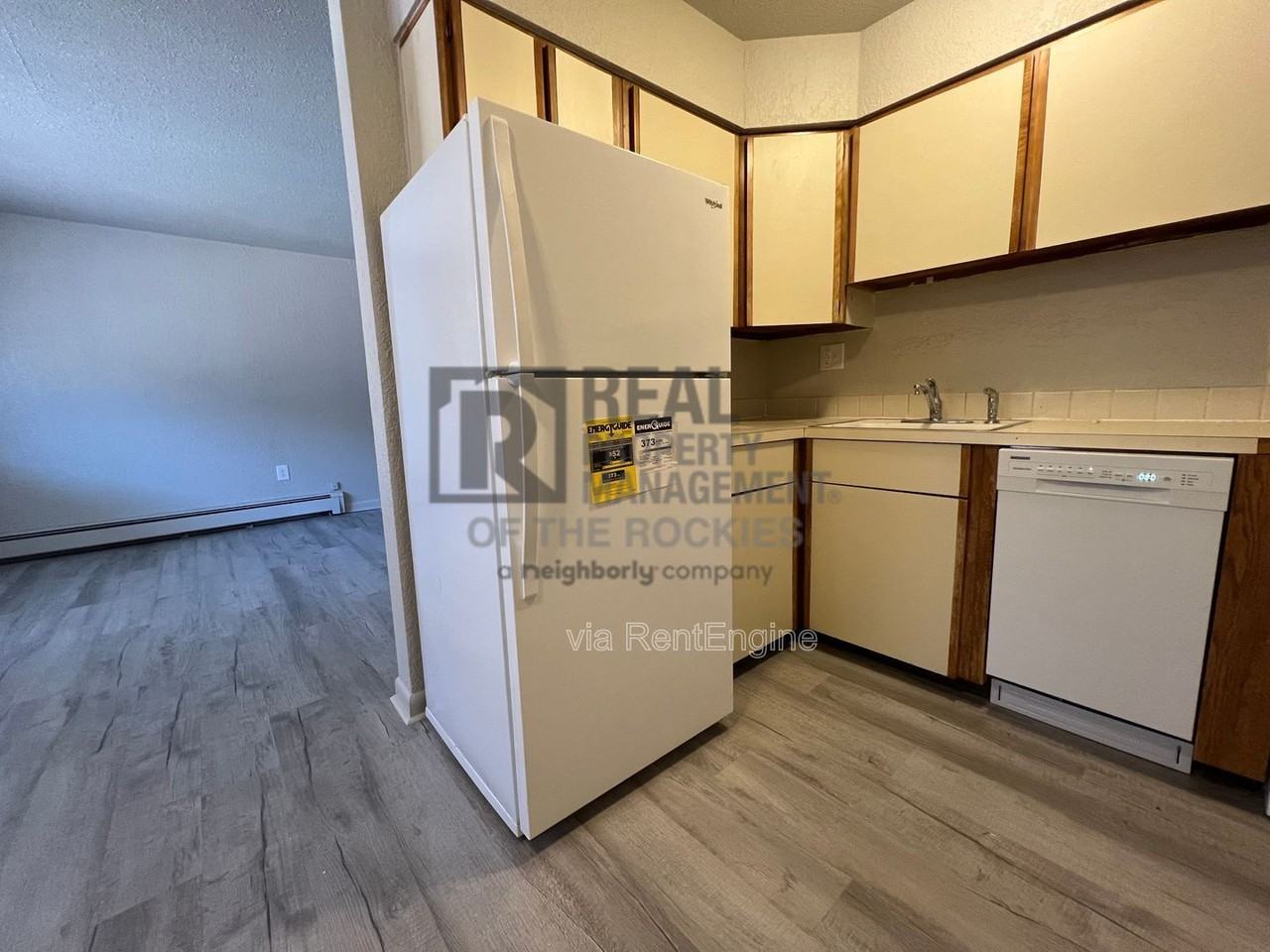 1001 Emigh St #109 - Photo 3 of 24