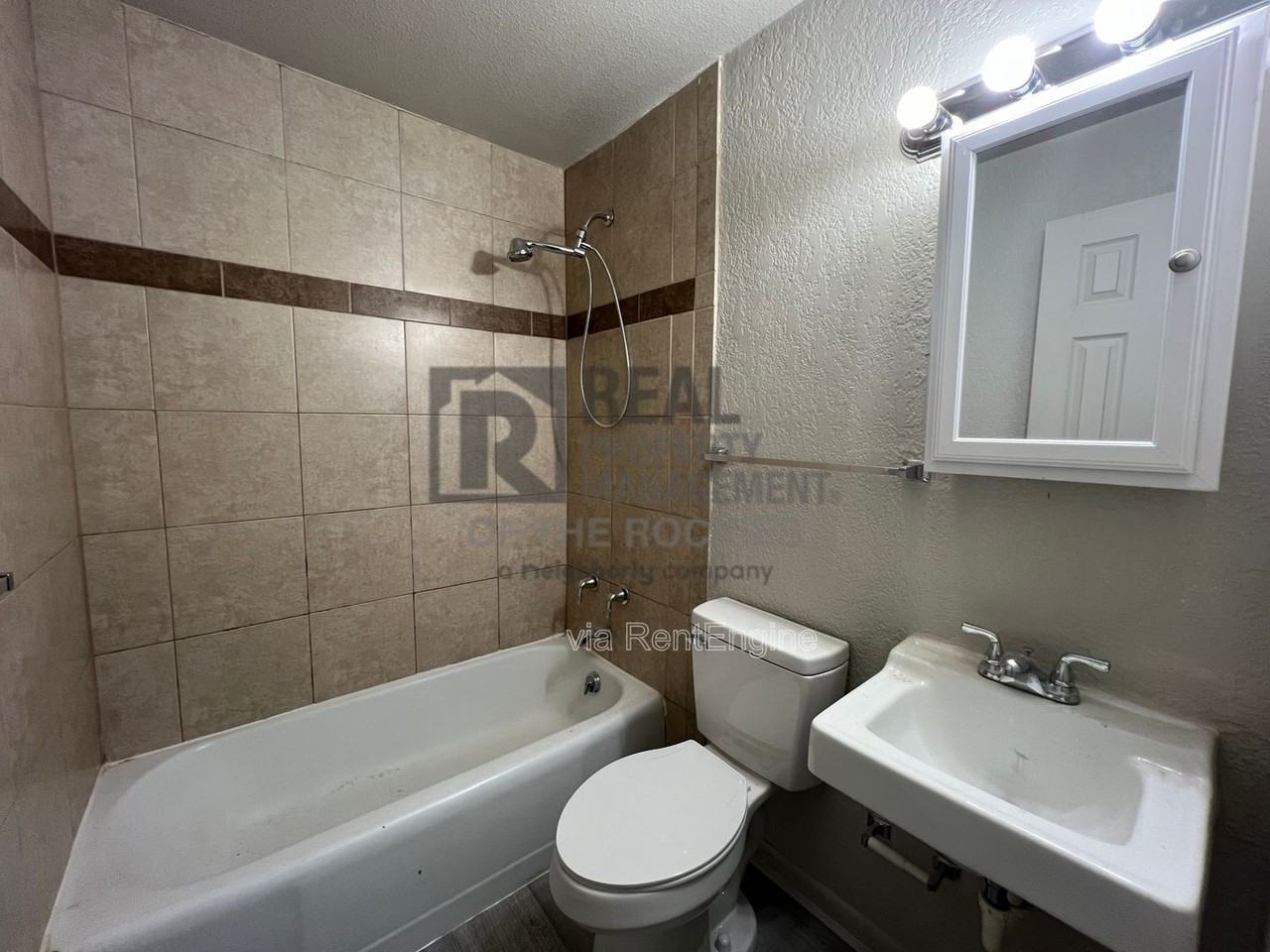 1001 Emigh St #109 - Photo 7 of 24