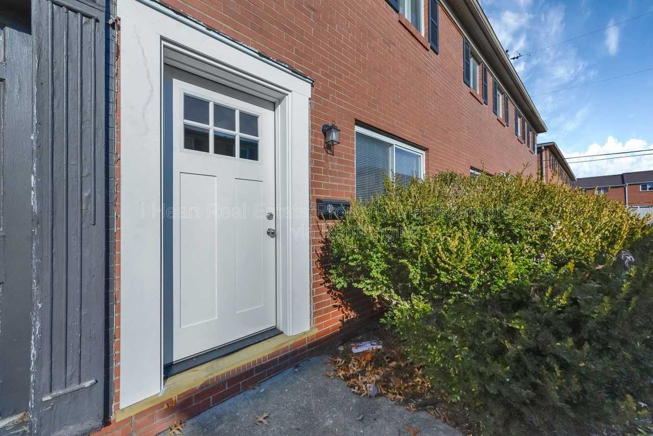 870 N Meadows Ct - Photo 3 of 34