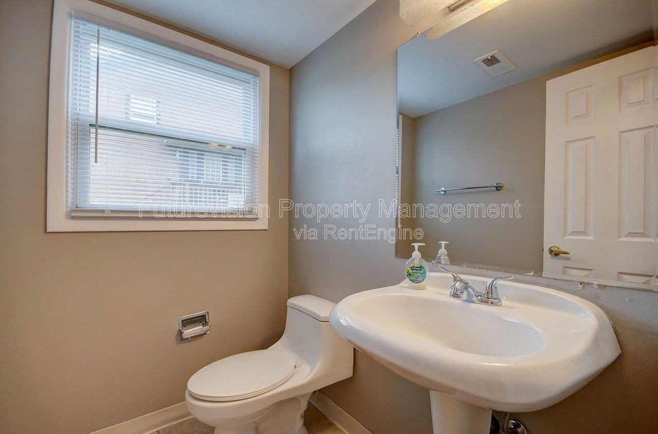 304 Walnut Cir - Photo 6 of 27