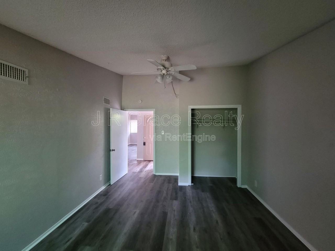 2225 Charboneau Dr - Photo 3 of 22