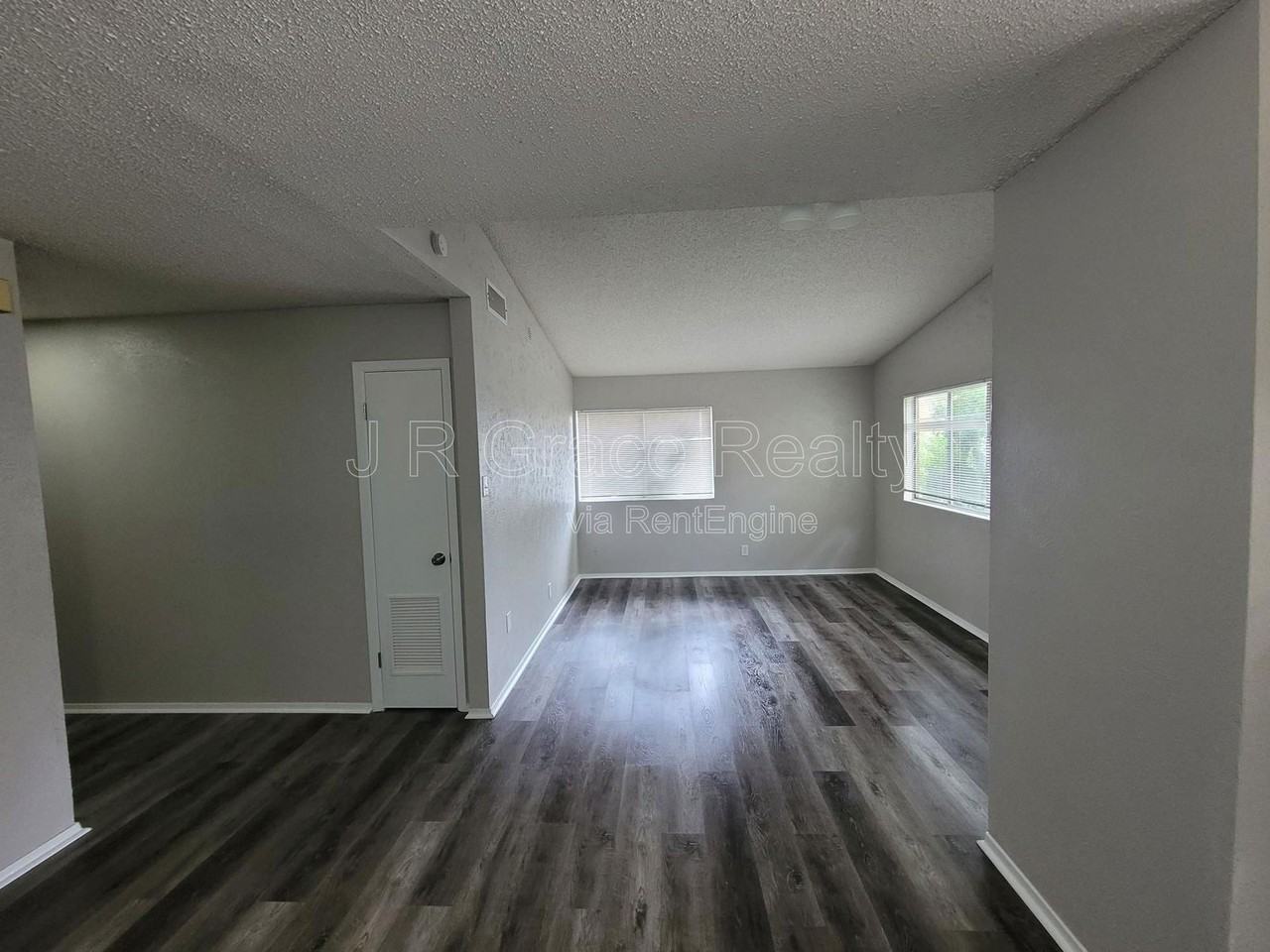 2225 Charboneau Dr - Photo 4 of 22