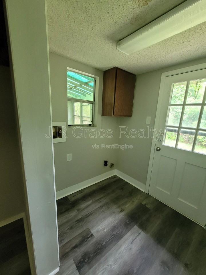 2225 Charboneau Dr - Photo 7 of 22