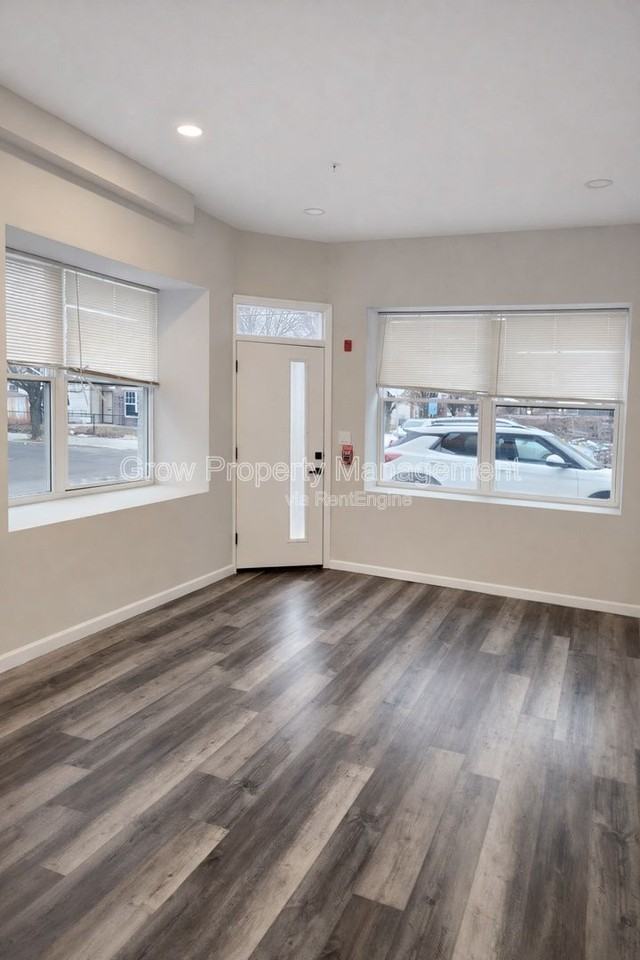 623 W Oxford St #1 - Photo 2 of 12