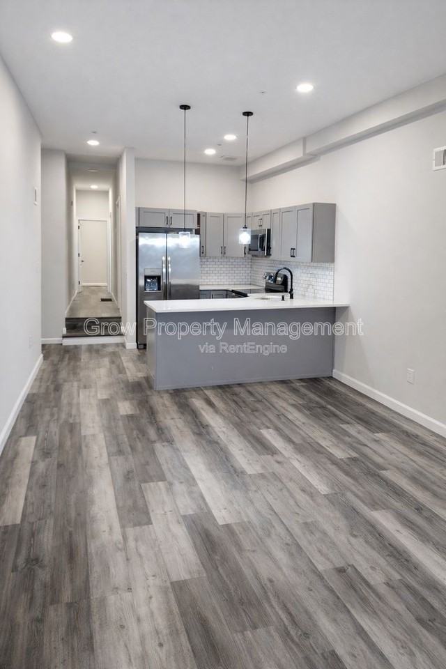 623 W Oxford St #1 - Photo 7 of 12