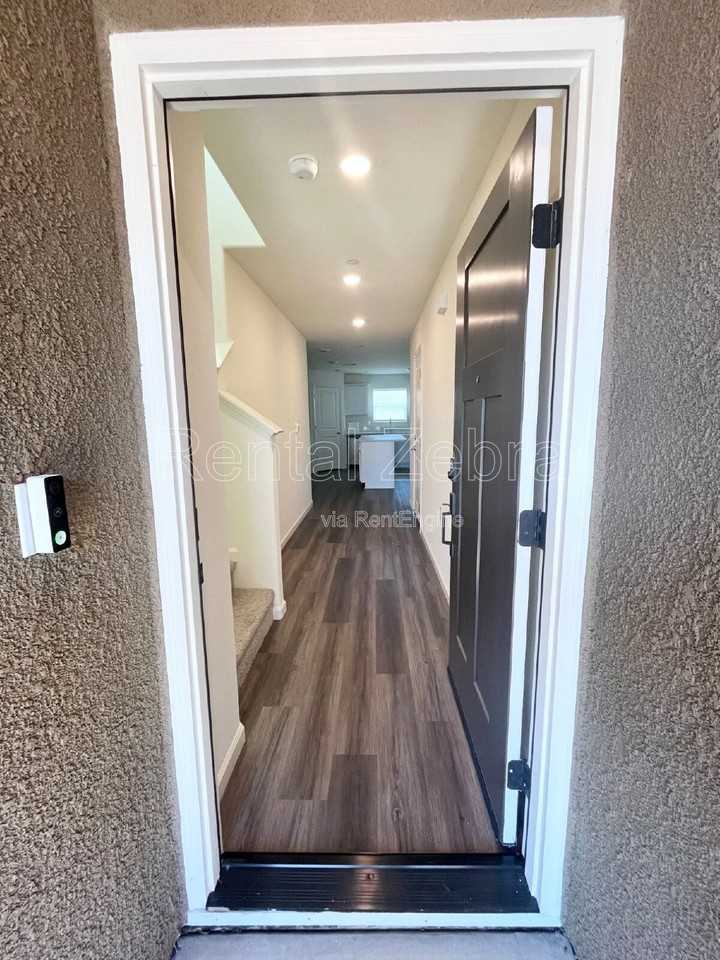 333 Halisan Ct - Photo 4 of 31