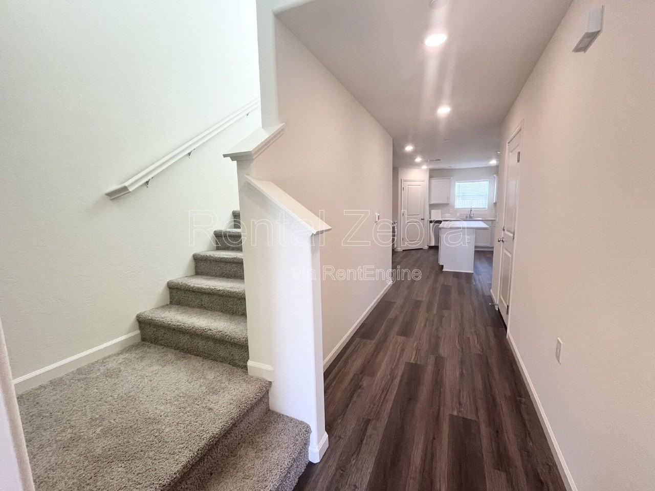 333 Halisan Ct - Photo 5 of 31