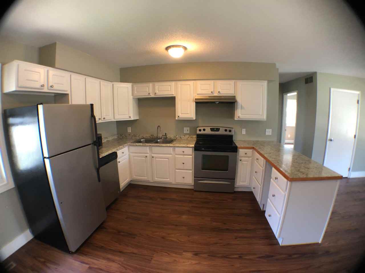 303 S Oak St #D - Photo 6 of 15