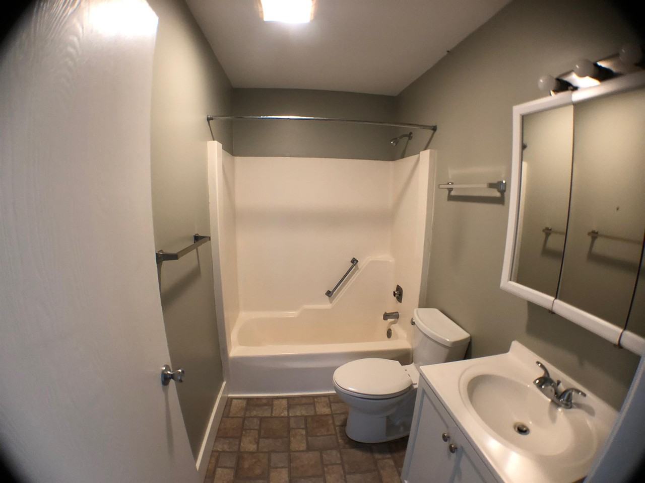 303 S Oak St #D - Photo 5 of 15