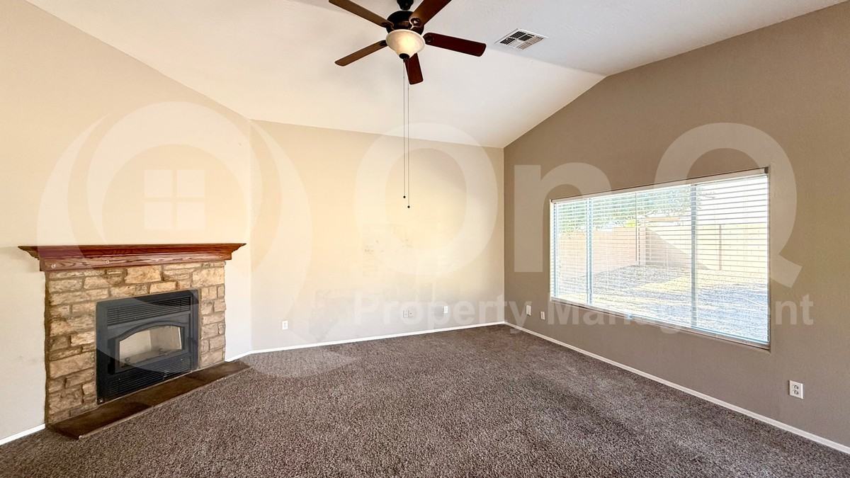 15242 N 174th Dr - Photo 4 of 17