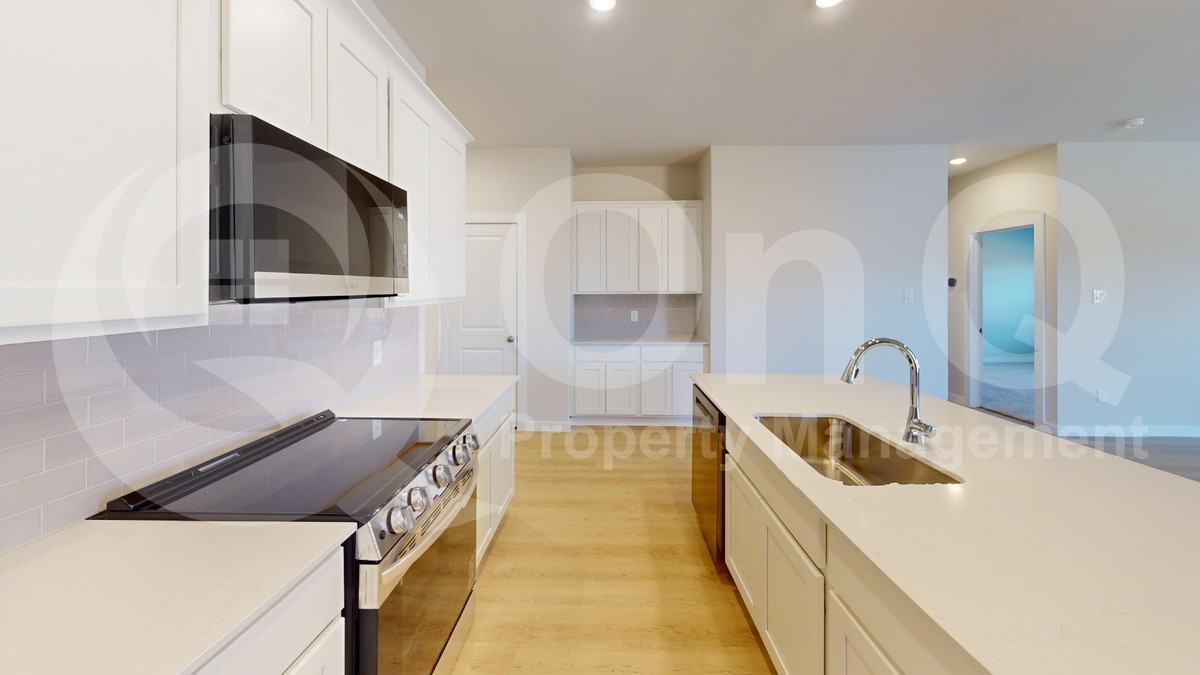 1001 Verde Creek Ct - Photo 4 of 23