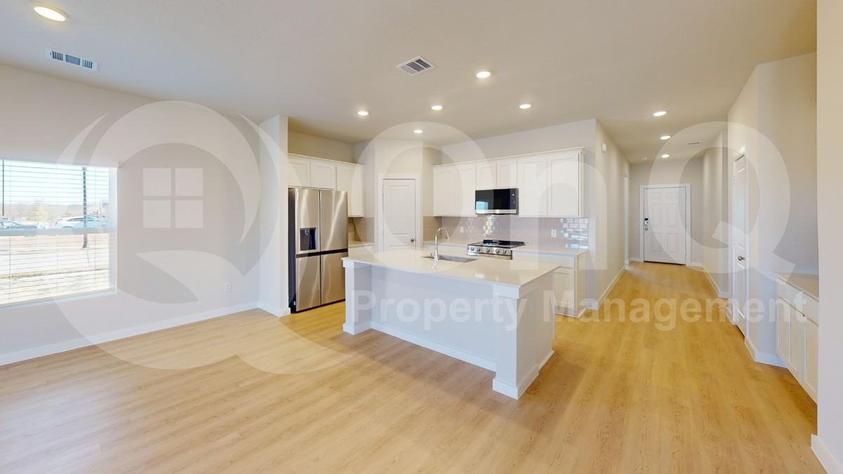 1001 Verde Creek Ct - Photo 5 of 23