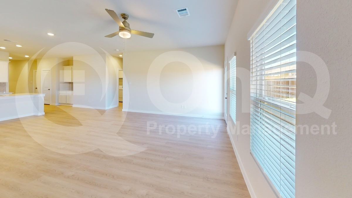 1001 Verde Creek Ct - Photo 6 of 23