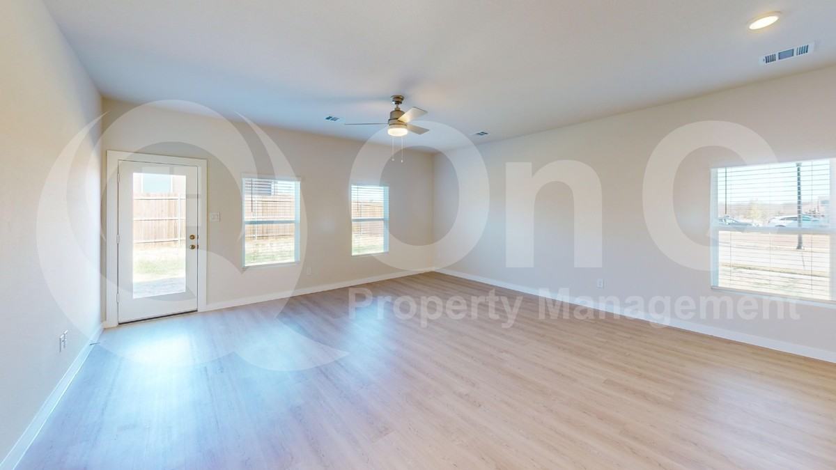 1001 Verde Creek Ct - Photo 7 of 23