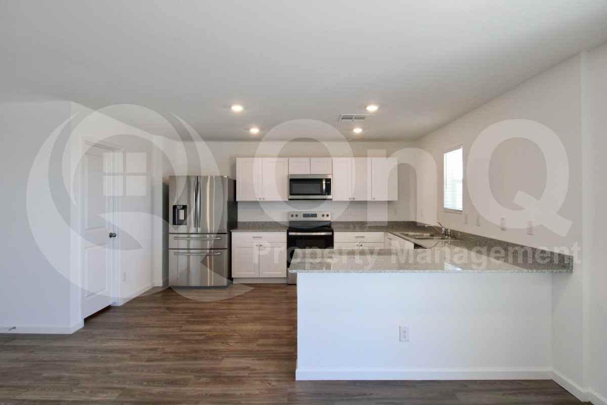 1311 E Tuscany St - Photo 6 of 25