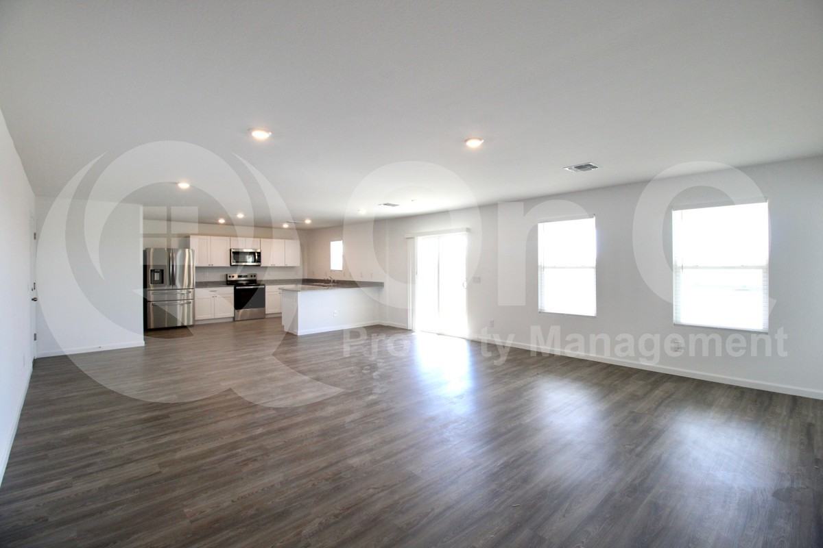 1311 E Tuscany St - Photo 7 of 25