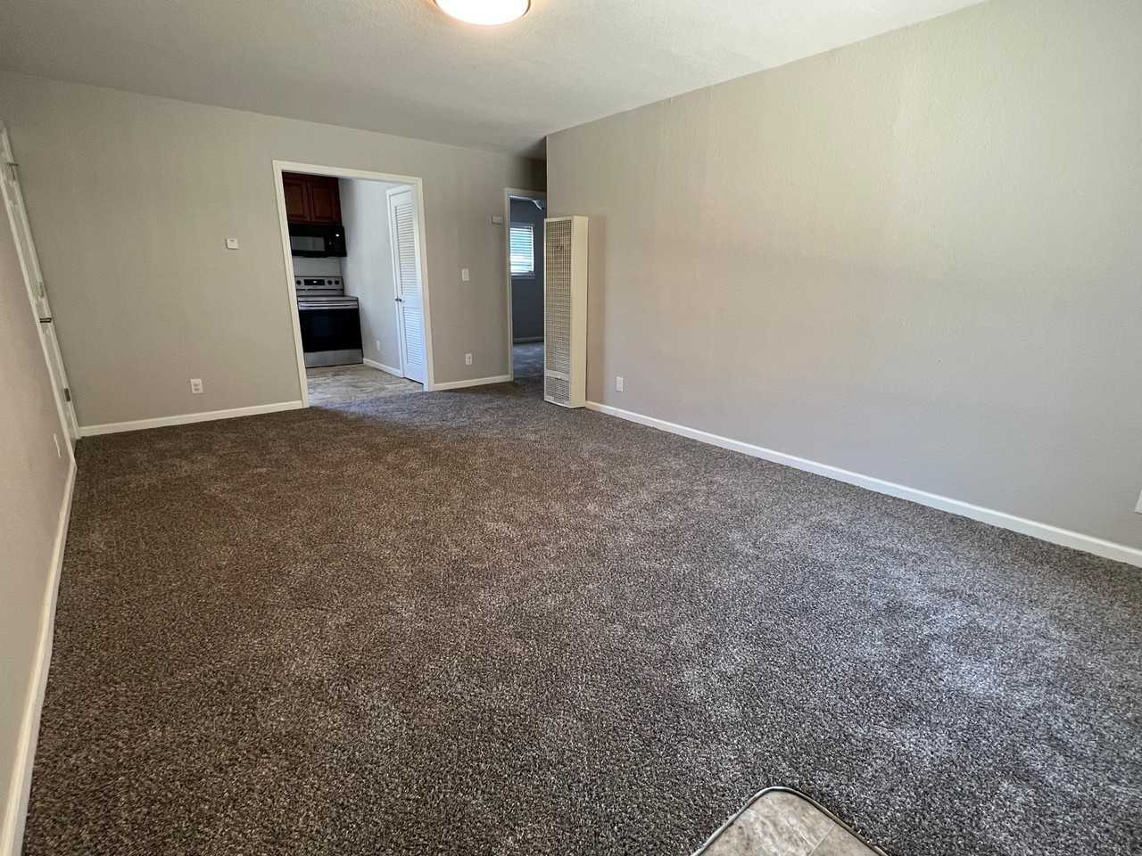 912 Blue St #9 - Photo 2 of 6