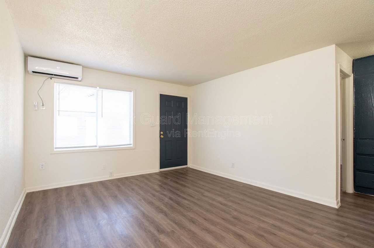 5302 E Lincoln St #5302L - Photo 4 of 21