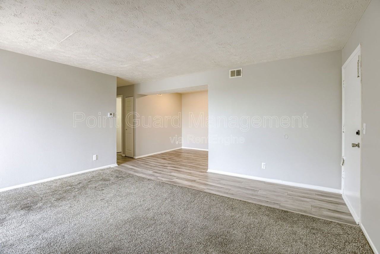 1506 Lee Dr #2 - Photo 5 of 30