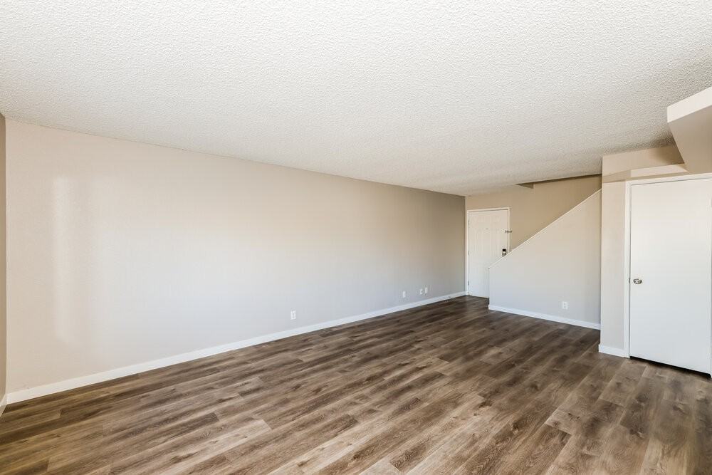 609 Carleton Dr - Photo 5 of 17