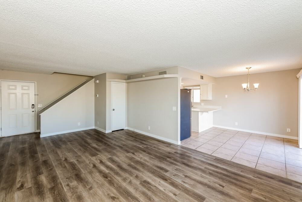 609 Carleton Dr - Photo 6 of 17