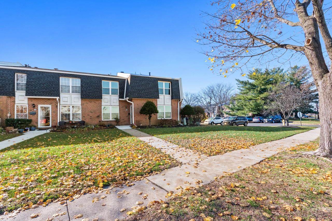 1018 Harbour Dr - Photo 2 of 27