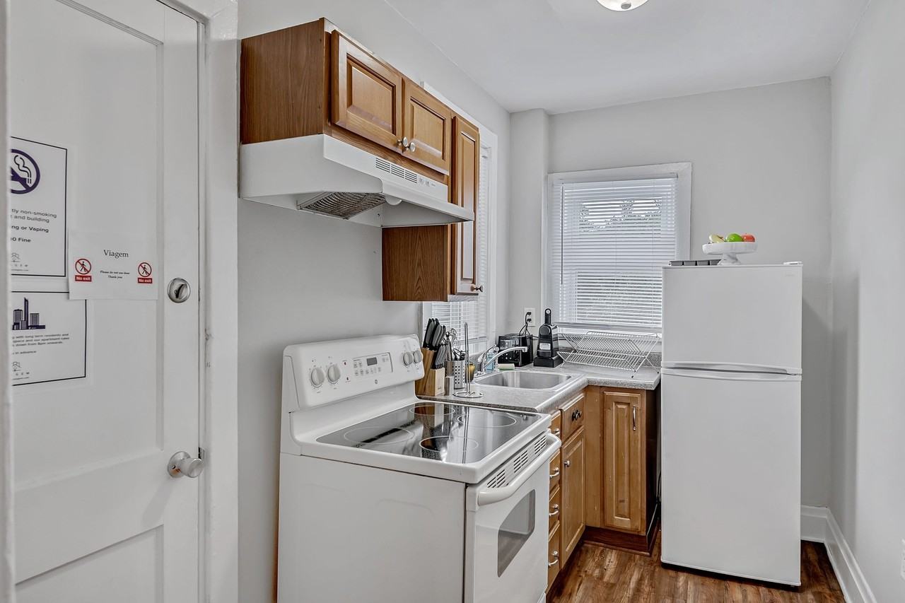 2116 N 3rd St #4 - Photo 2 of 10