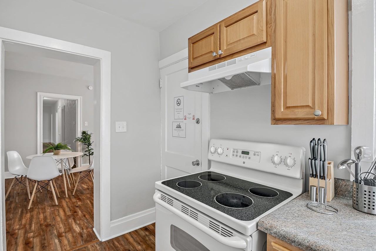 2116 N 3rd St #4 - Photo 7 of 10