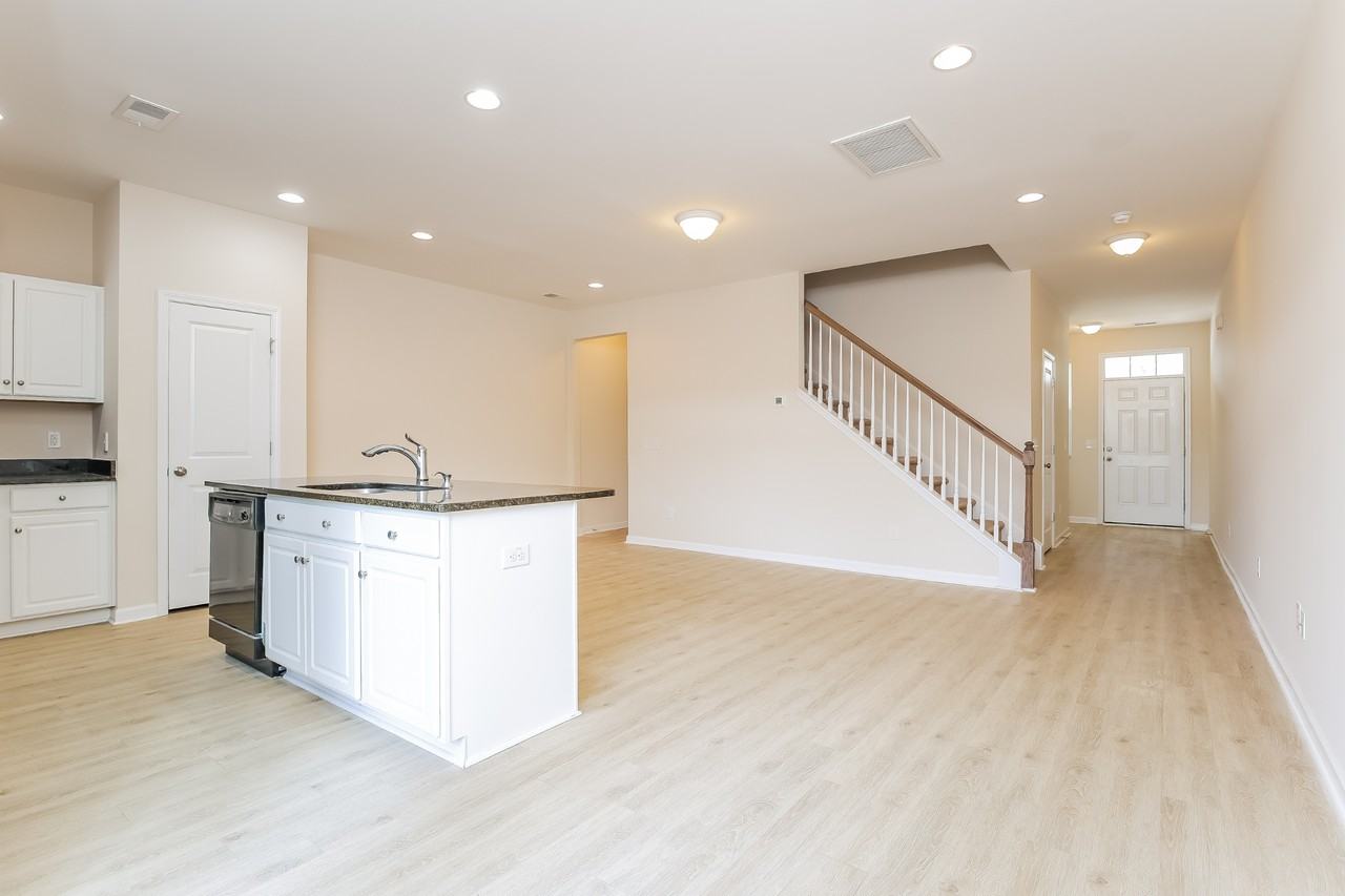 34 Rivers Point Row Unit D - Photo 6 of 26