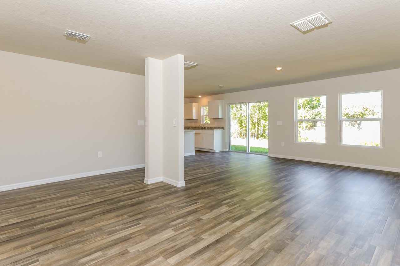 1831 Se Airoso Blvd - Photo 5 of 16