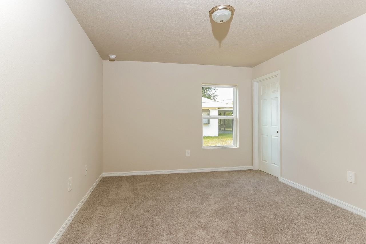 1831 1831 SE Airoso Blvd - Photo 7 of 12