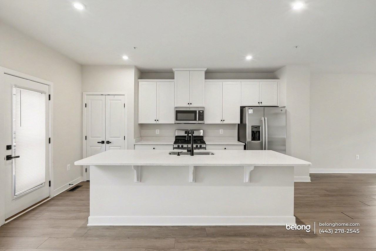 6118 Northwest Dr - Photo 7 of 26